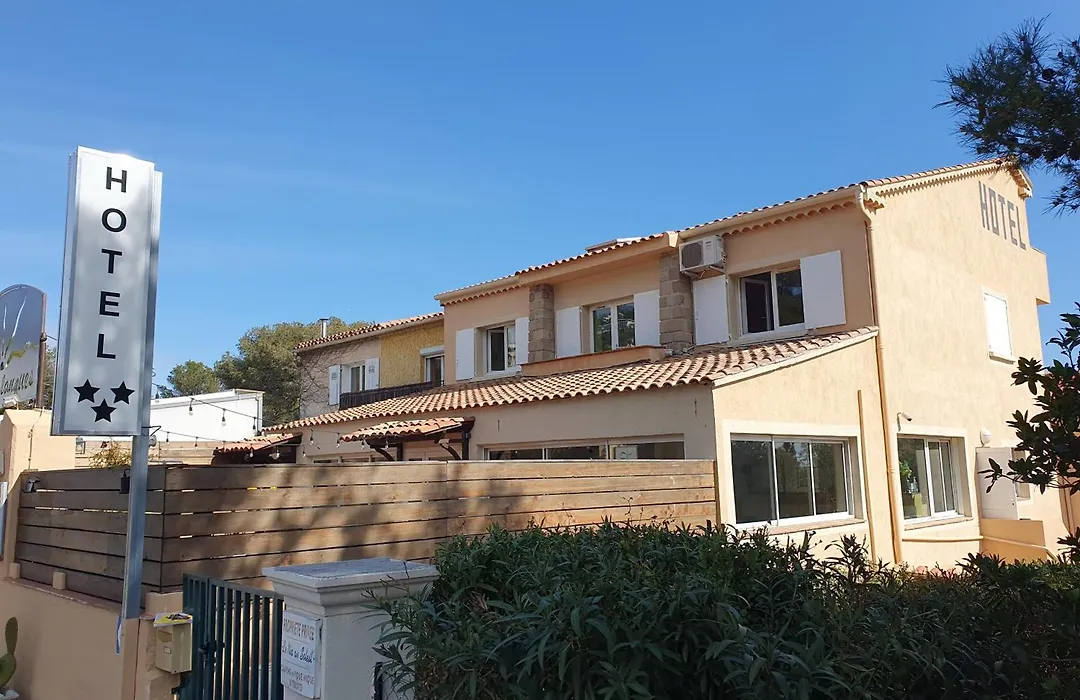 Hôtel Les Calanques-1