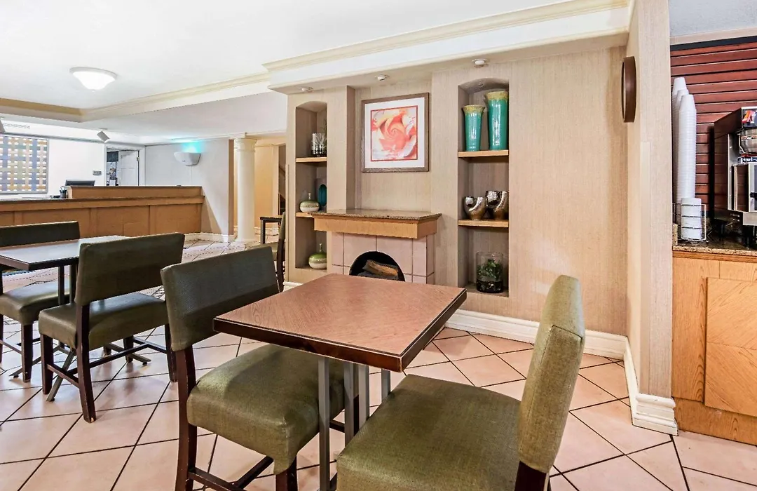 La Quinta Inn By Wyndham Amarillo Mid-City-1