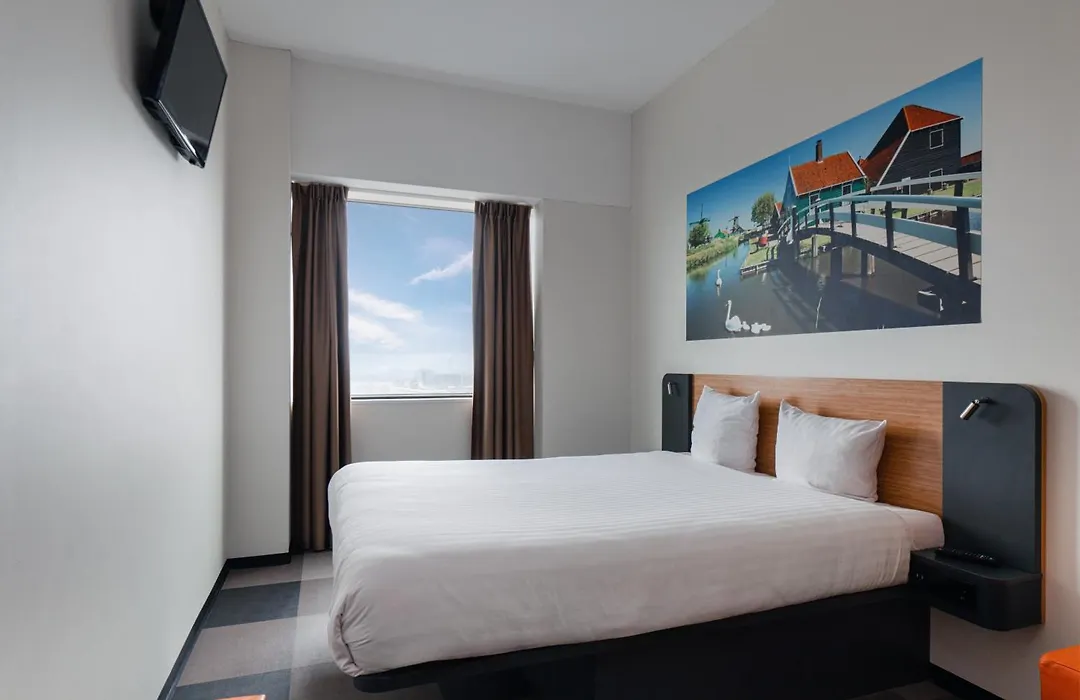 easyHotel Amsterdam Zaandam-1