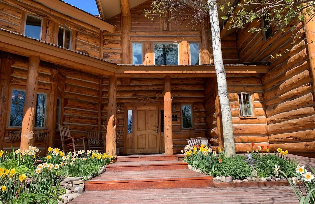 Bentwood Inn-1