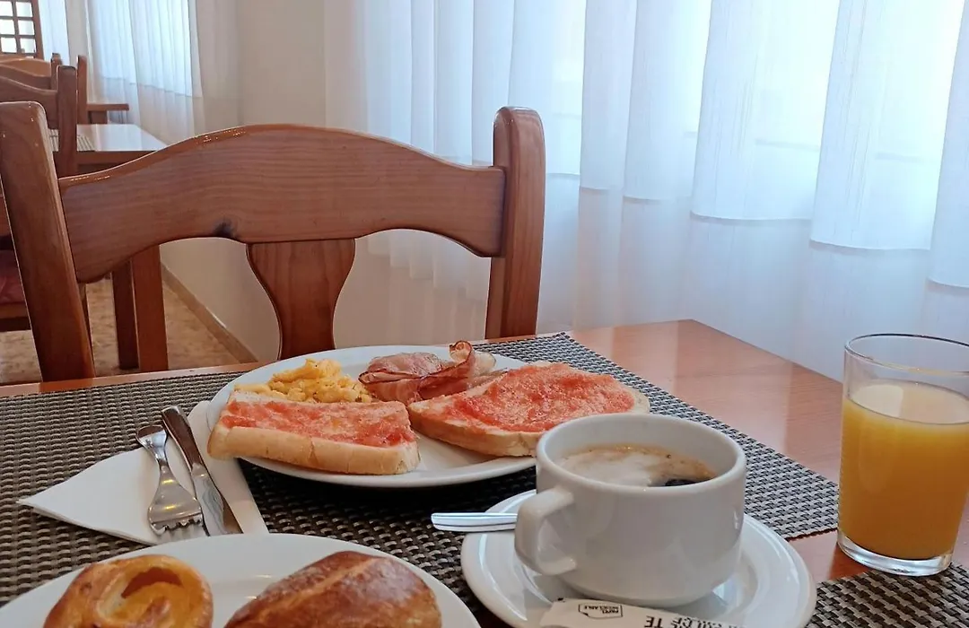 Hotel Montsia-1