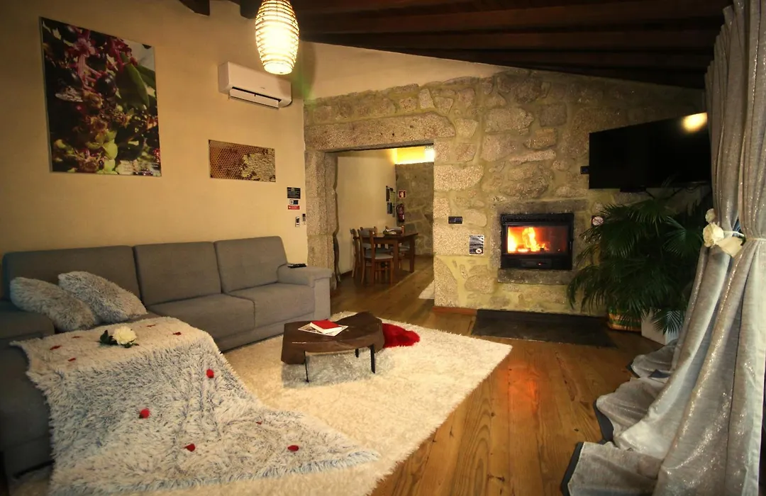 Casa Favo De Mel - Jacuzzi & Piscina - Refugio Na Montanha-1