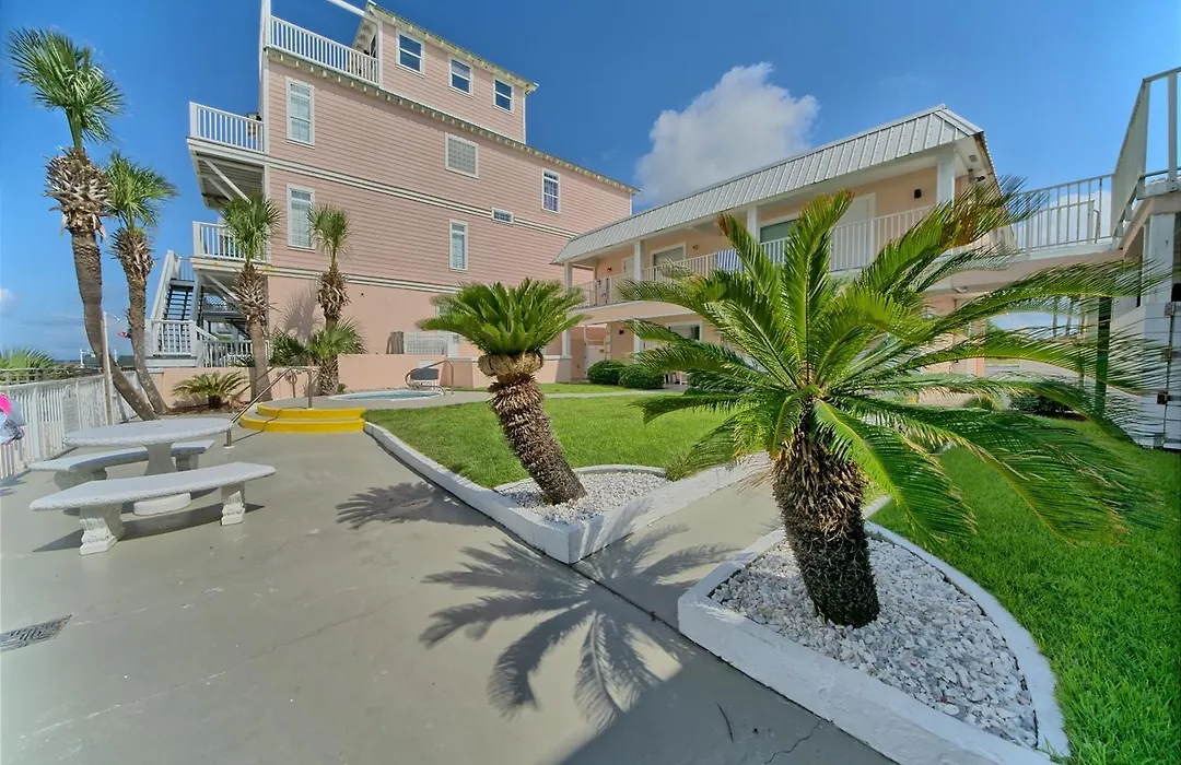 Pineapple Villas-1