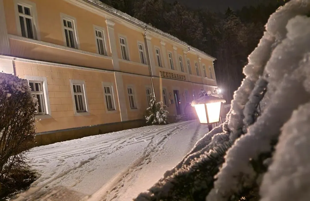 Hotel Garni Dekorahaus-1