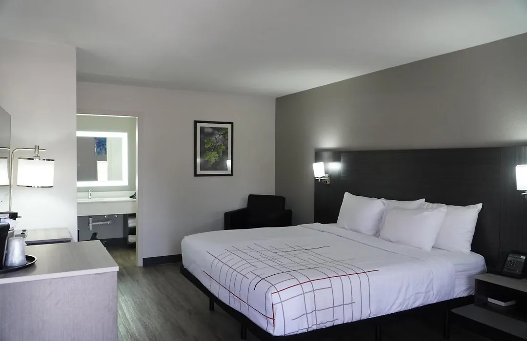 La Quinta Inn By Wyndham Dallas Uptown-1