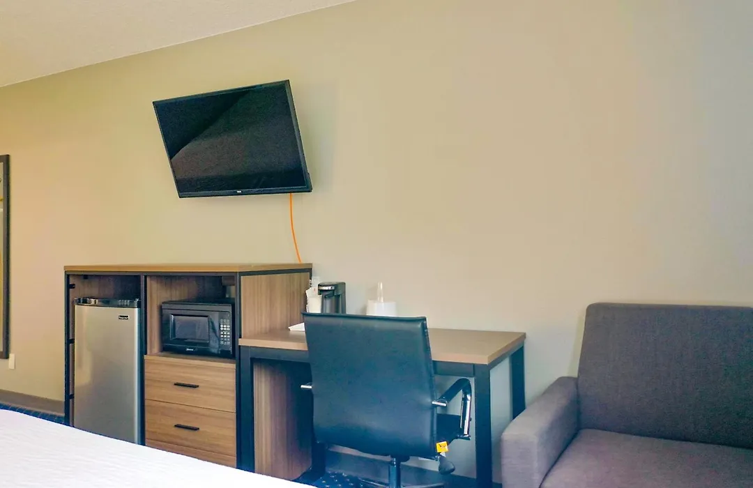 Super 8 By Wyndham Rockford I-90 Casino District-1