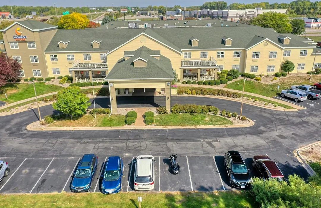 Comfort Suites Appleton Airport-1