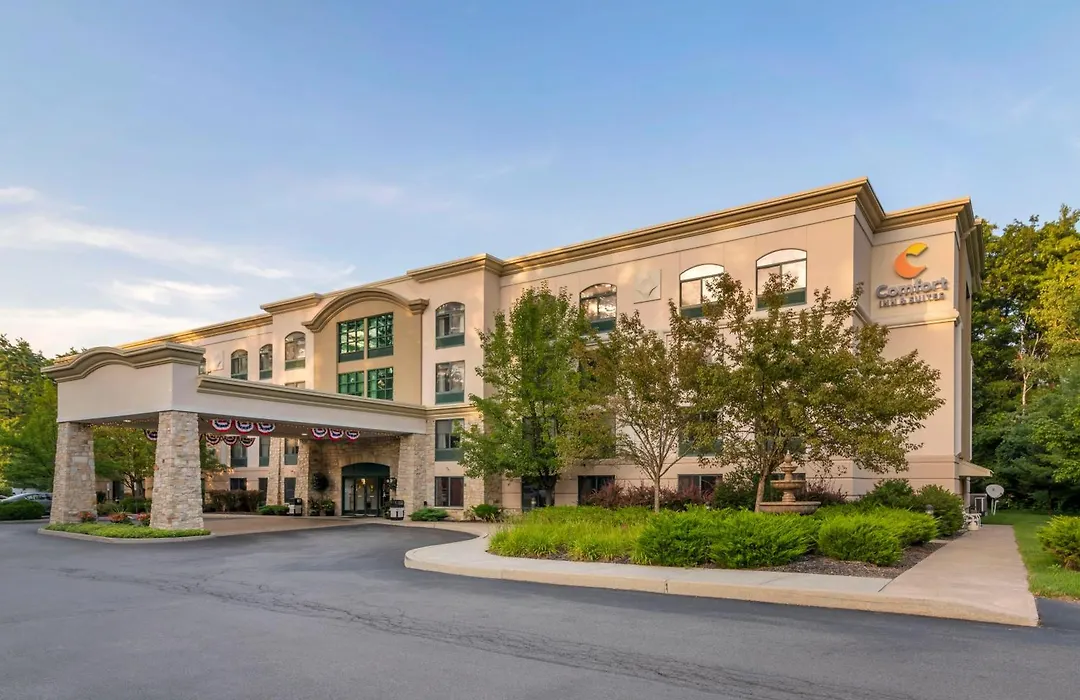 Comfort Inn & Suites Lake George-1