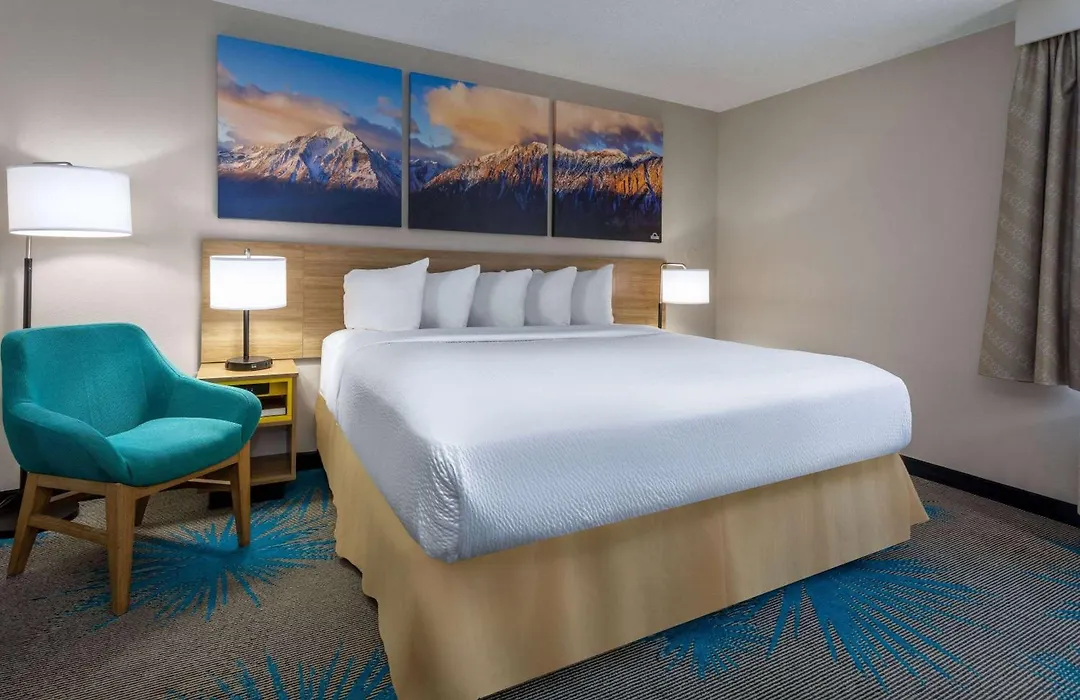 Days Inn & Suites By Wyndham Denver International Airport-1