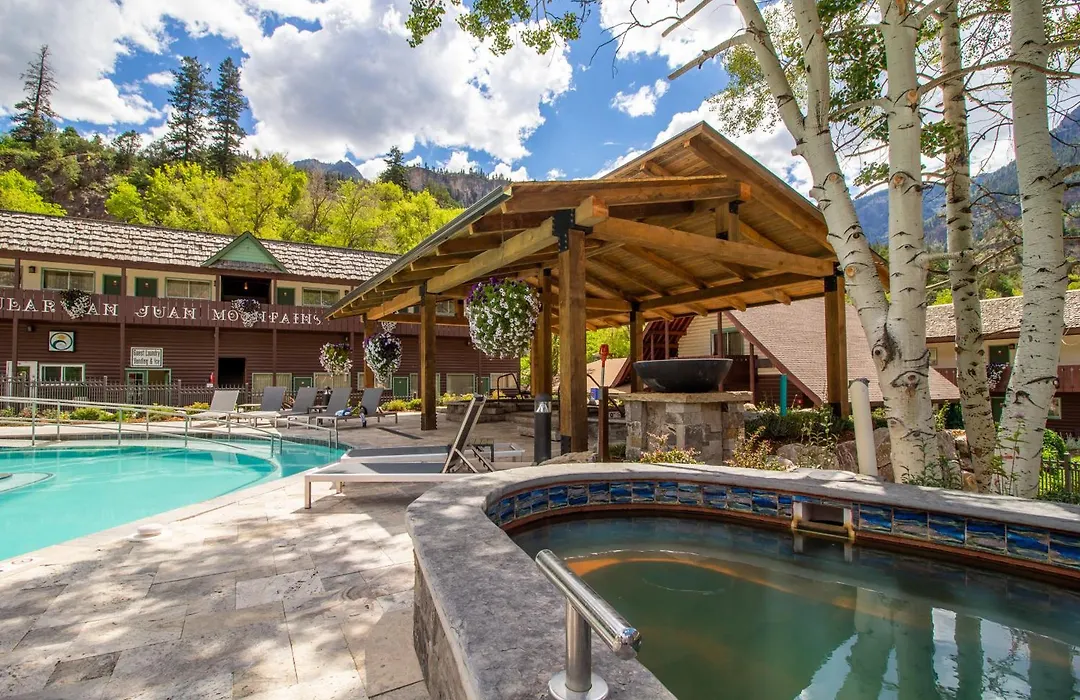 Twin Peaks Lodge & Hot Springs-1