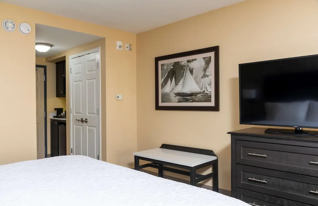 Hampton Inn Holland-1