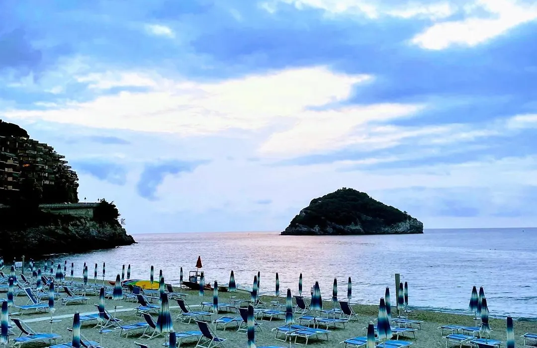 Acquamarina-1
