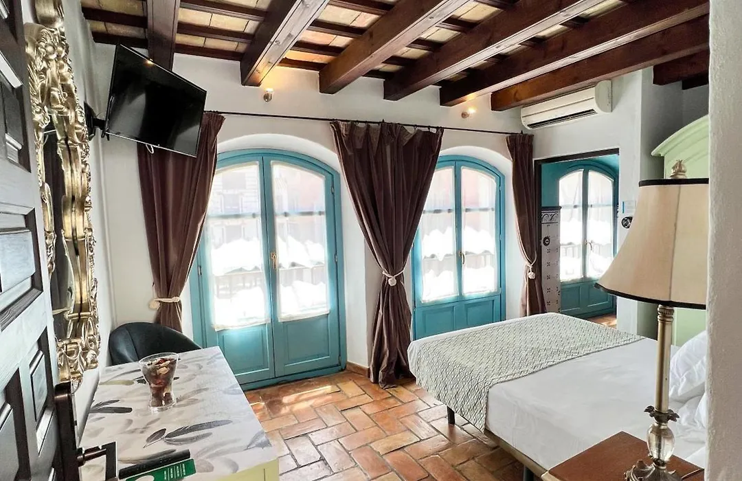 Hostal Servilia-1