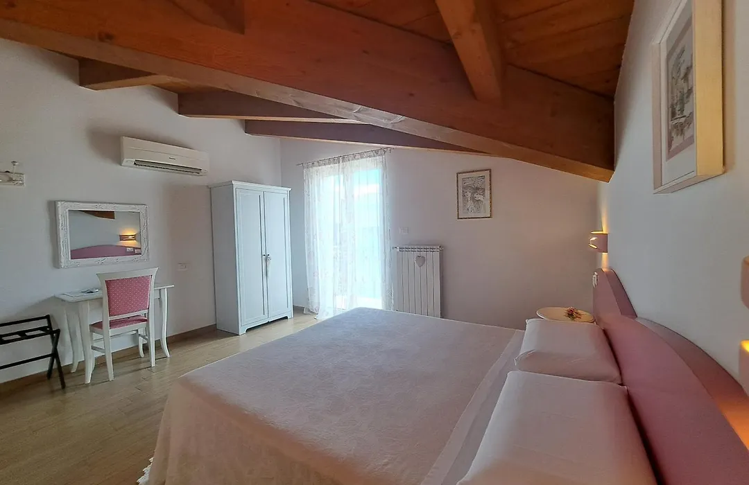 B&B Carlotta-1
