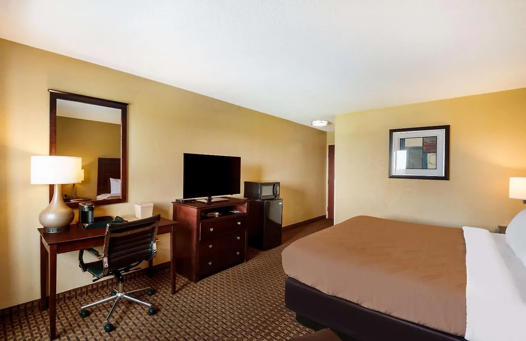 Quality Inn Des Moines North-1