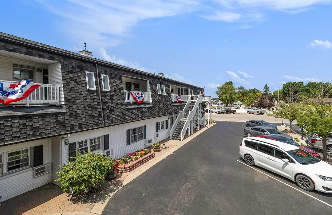 Snyders Shoreline Inn-1