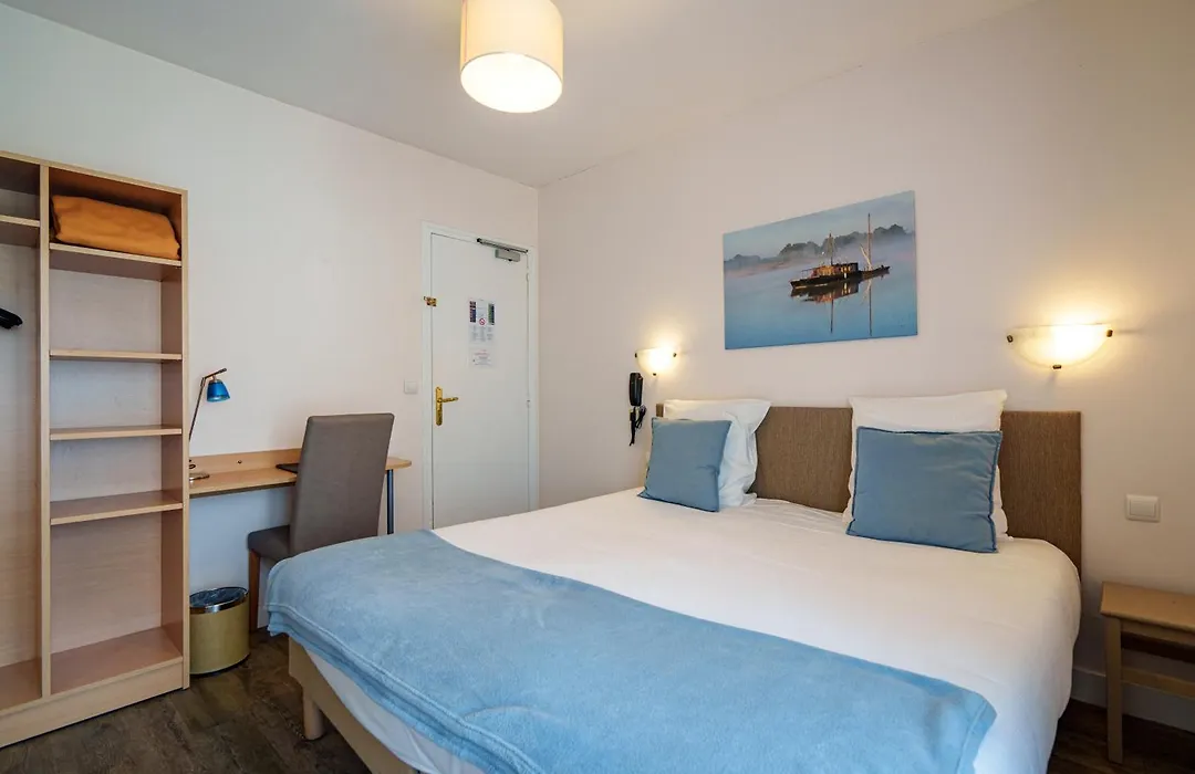Hotel Val De Loire-1