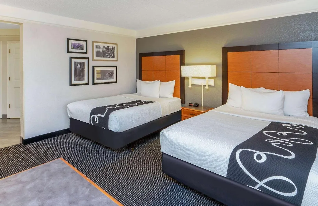 La Quinta By Wyndham Pueblo-1