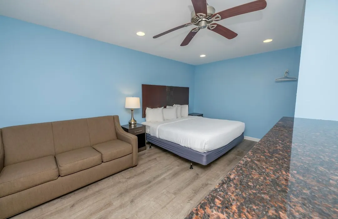 Commander Beach House Hotel-1