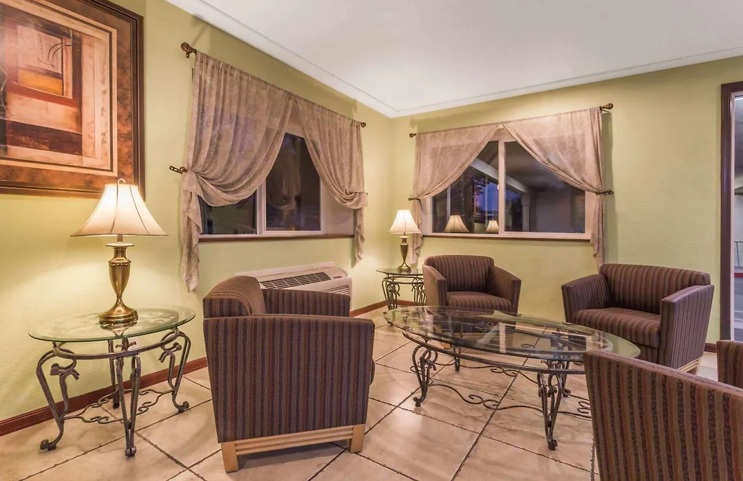 Super 8 By Wyndham Sacramento-1