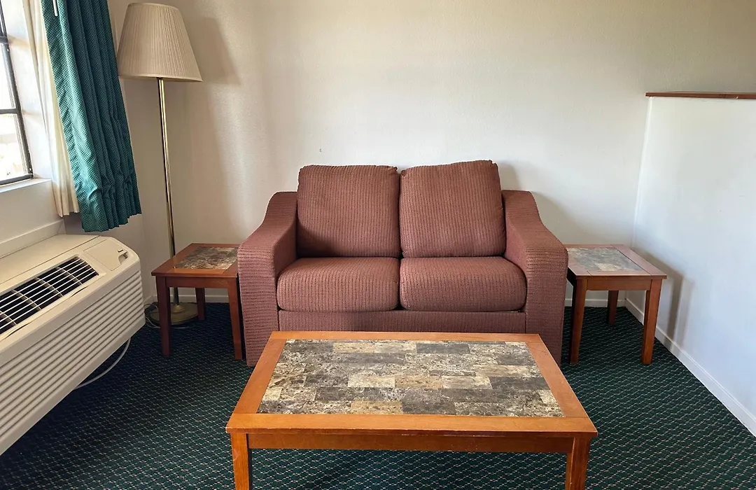 Windcrest Inn And Suites-1