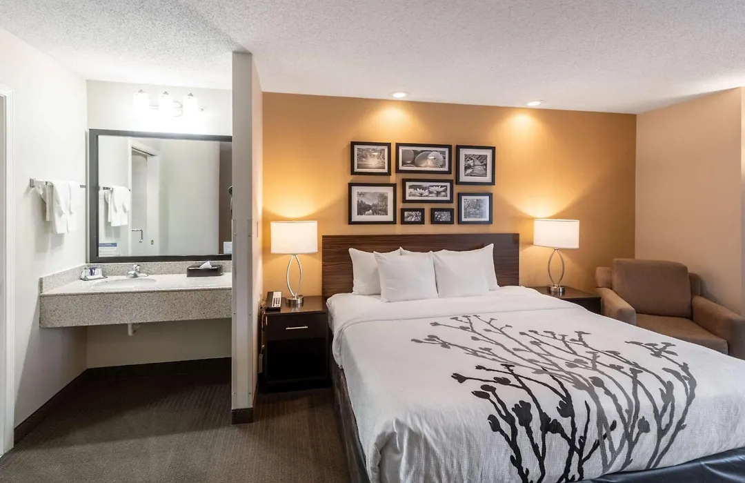 Sleep Inn & Suites Green Bay South-1