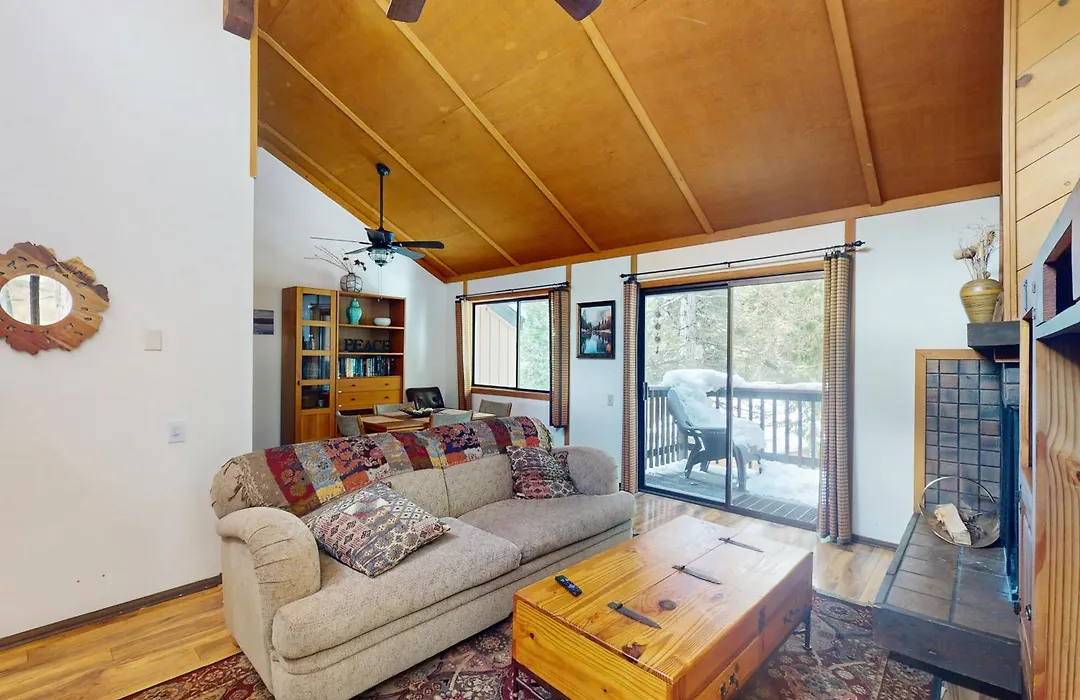 Shaver Haven Condominium-1