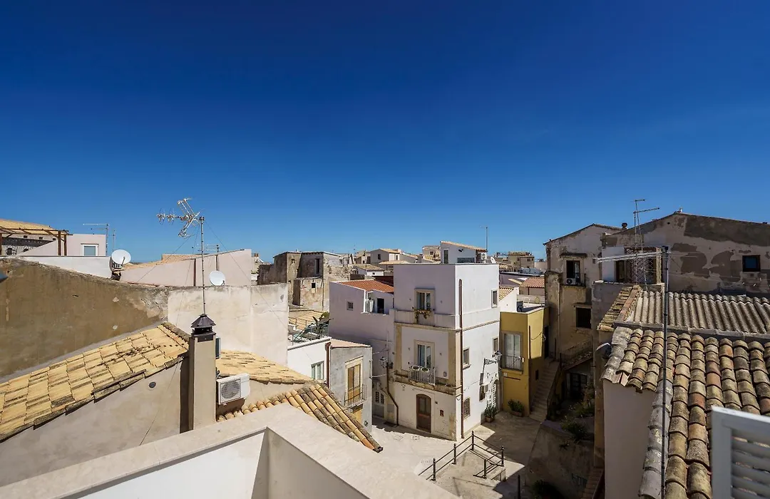 Ortigia Boutique Suites-1
