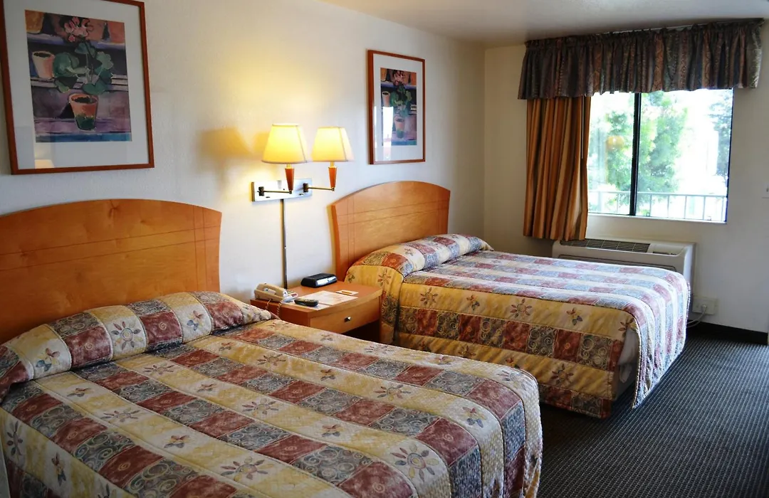 Fresno Inn-1
