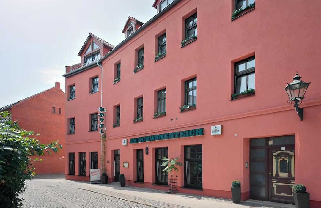 Hotel-Pension Am Schwanenteich-1