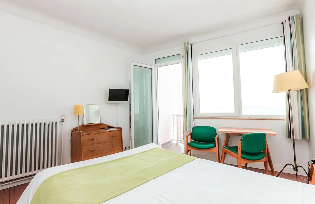 Hotel Le Trident Thyrsé-1