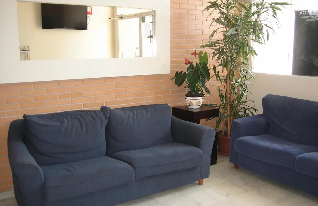 Hostal Madruga-1