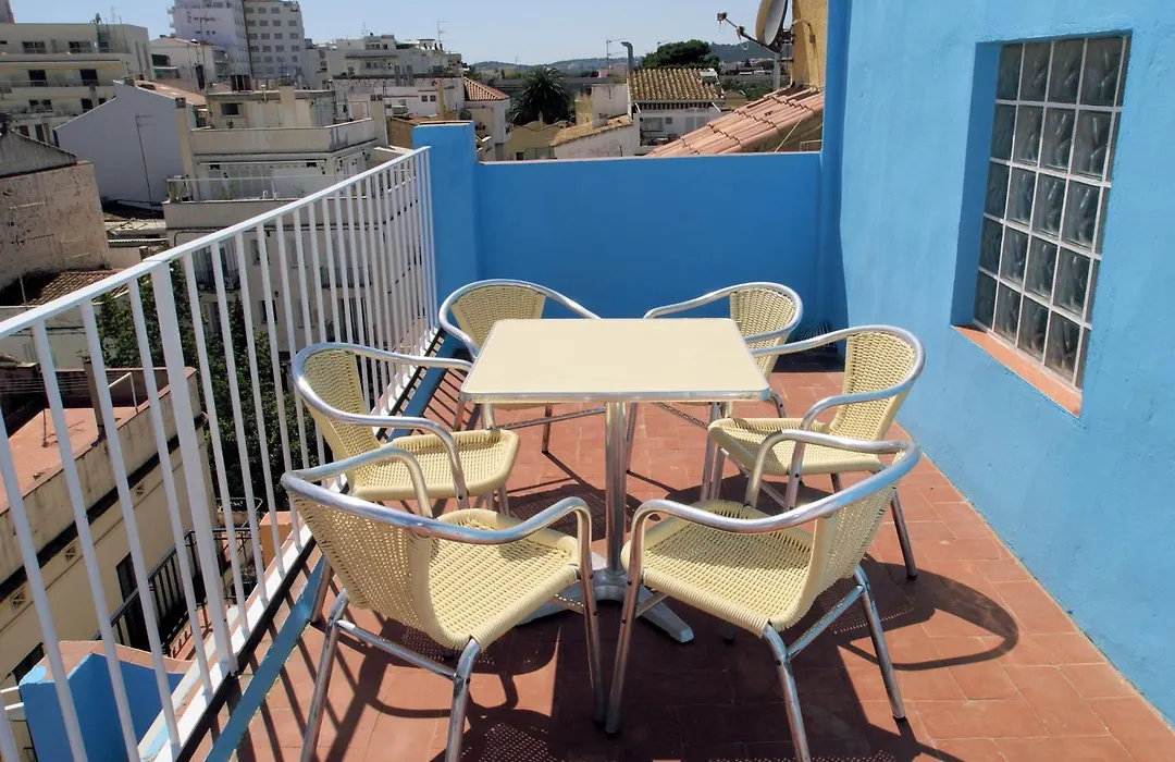 Parrots Sitges Hotel-1