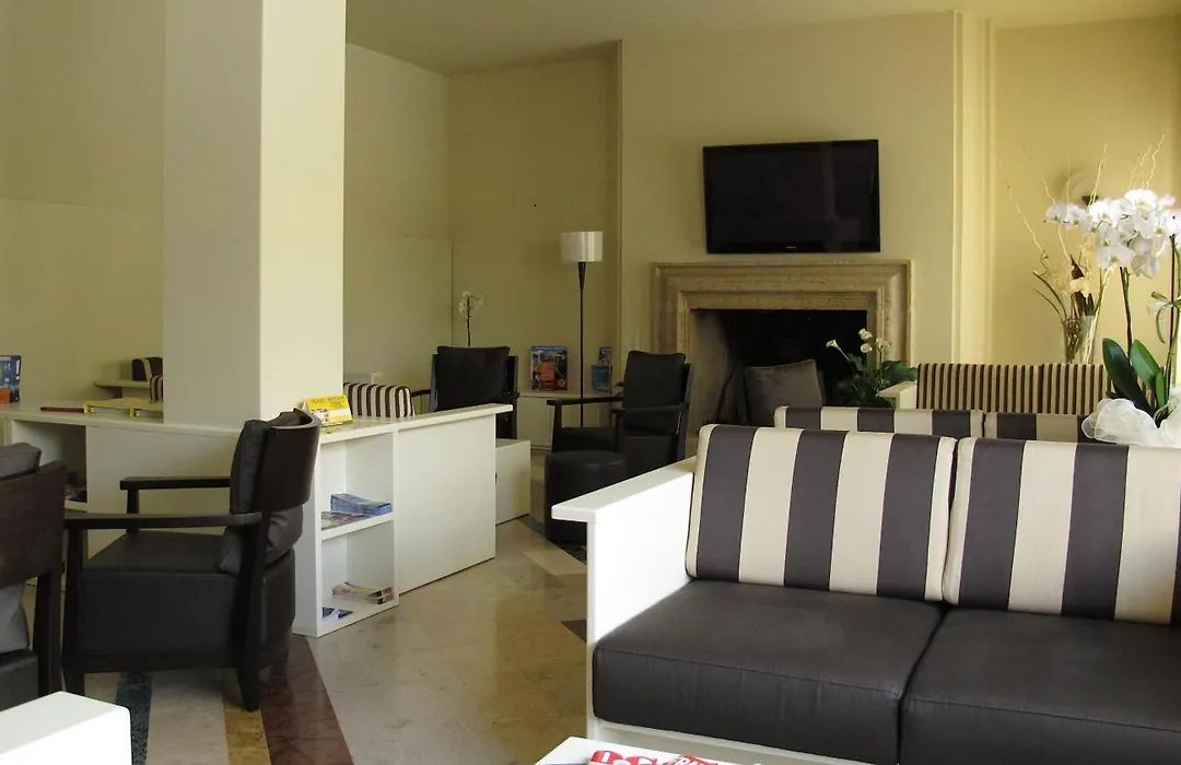 Hotel Romeo-1