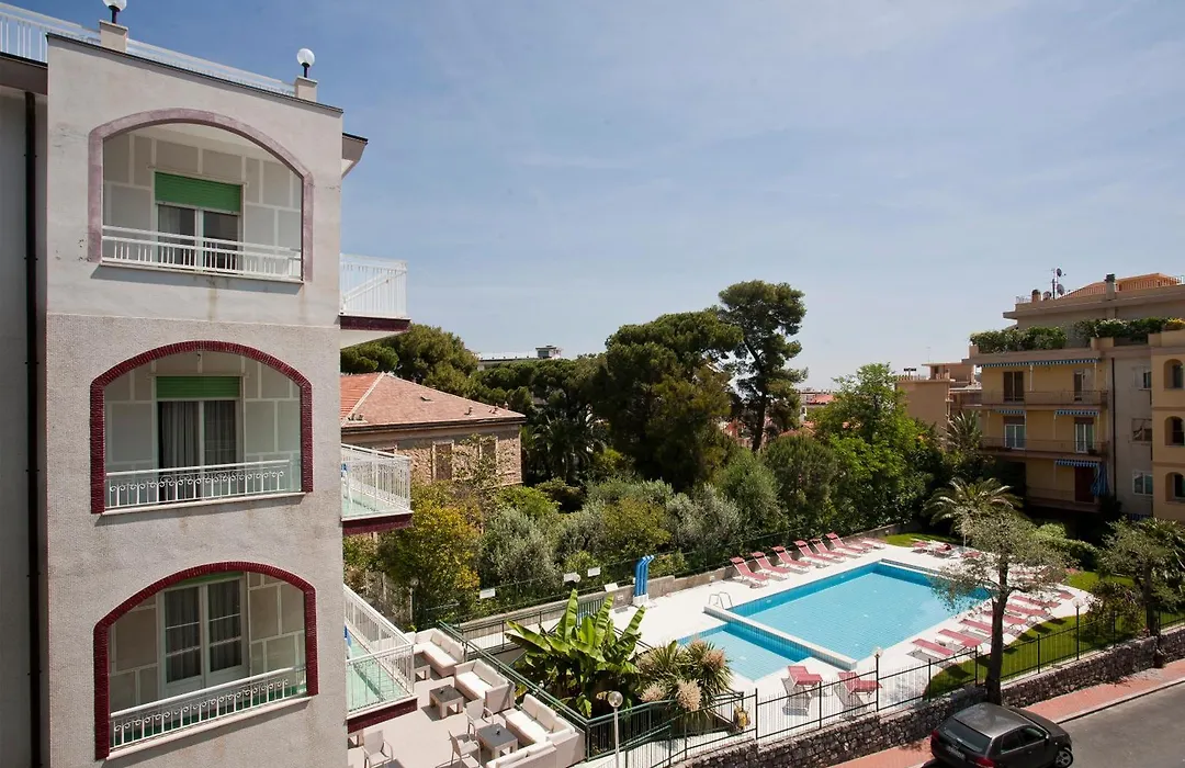 Hotel Garden-1