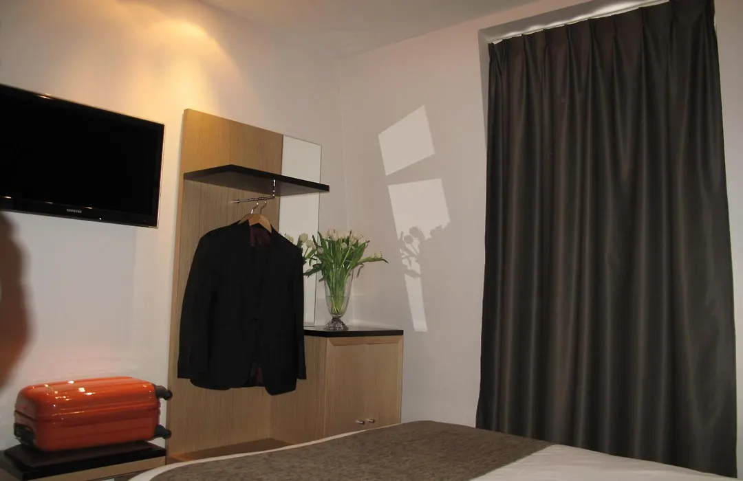 Source Hotel-1