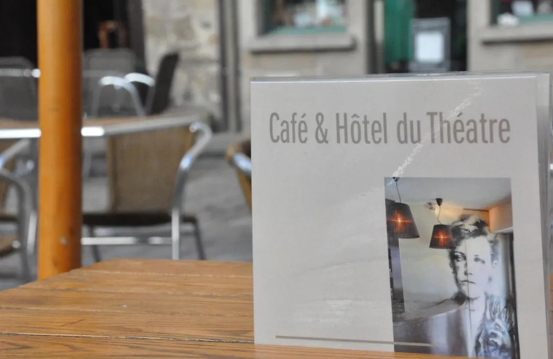 Cafe Hotel du Theatre-1