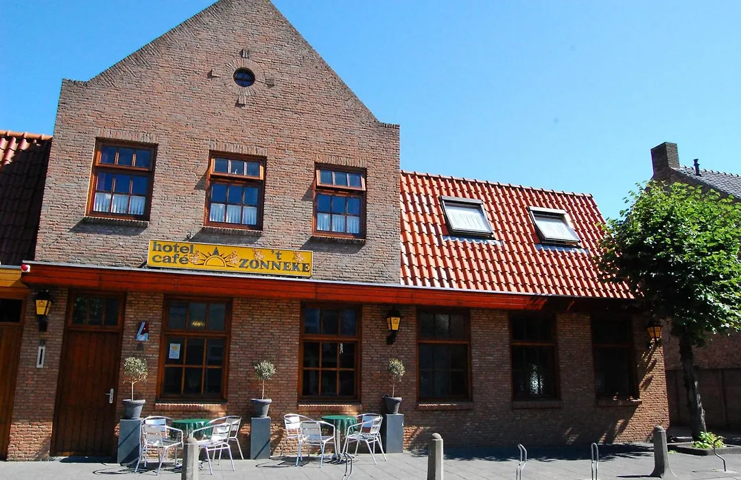 Hotel Cafe 't Zonneke-1