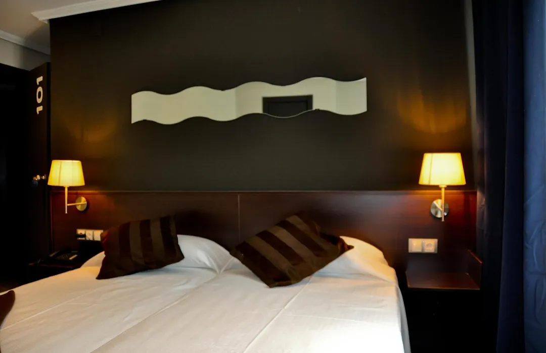 Hostal Cafetería La Rotonda-1