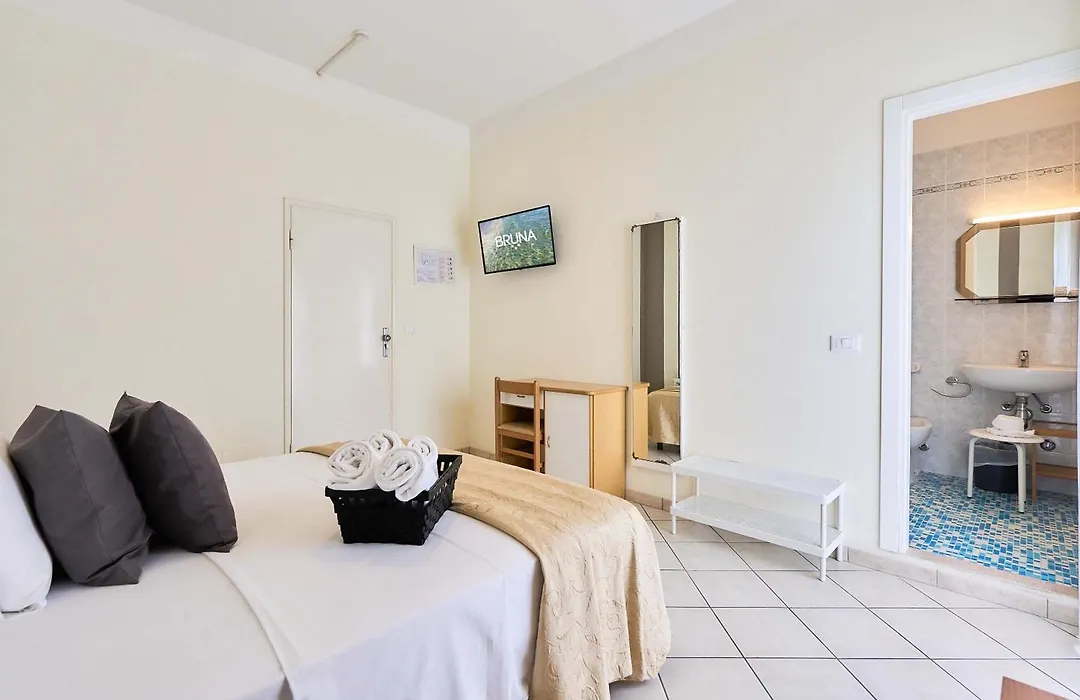 Hotel Bruna B&B-1