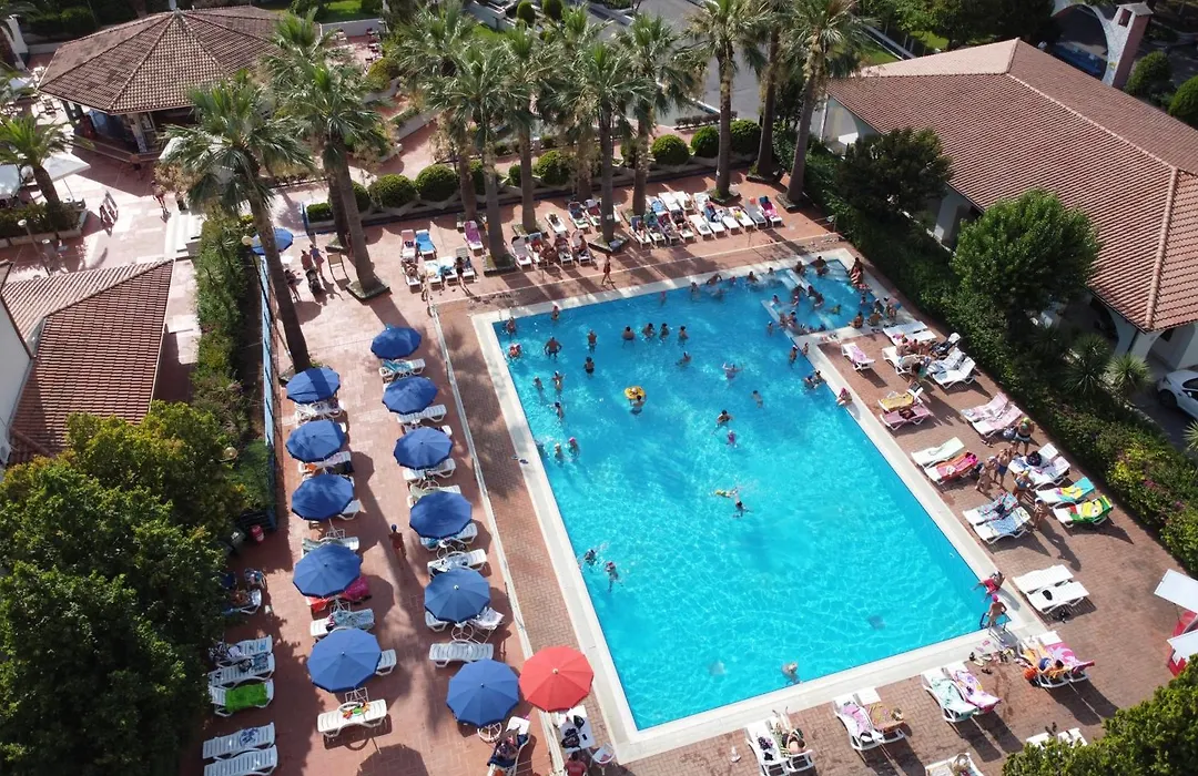 Villaggio Turistico La Mantinera - Hotel-1