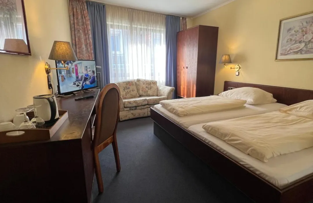 Central Hotel-1