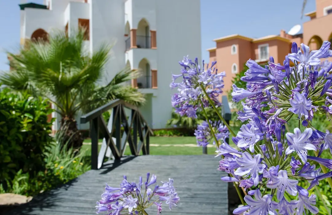 Jardim Da Meia Praia Resort-1
