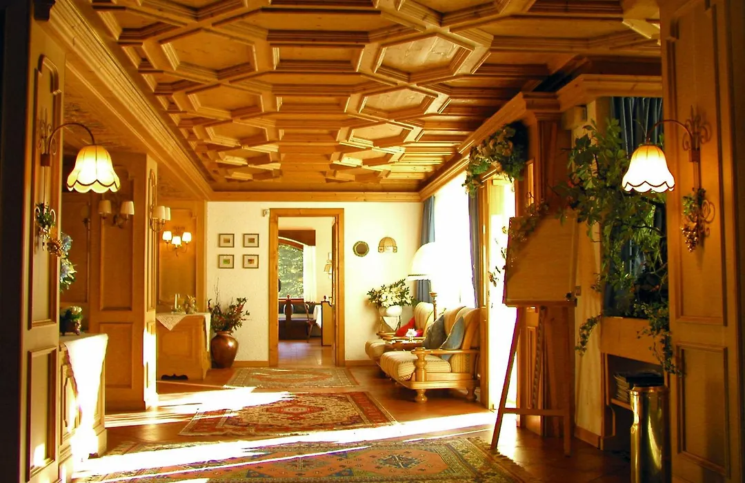Hotel Roy-1