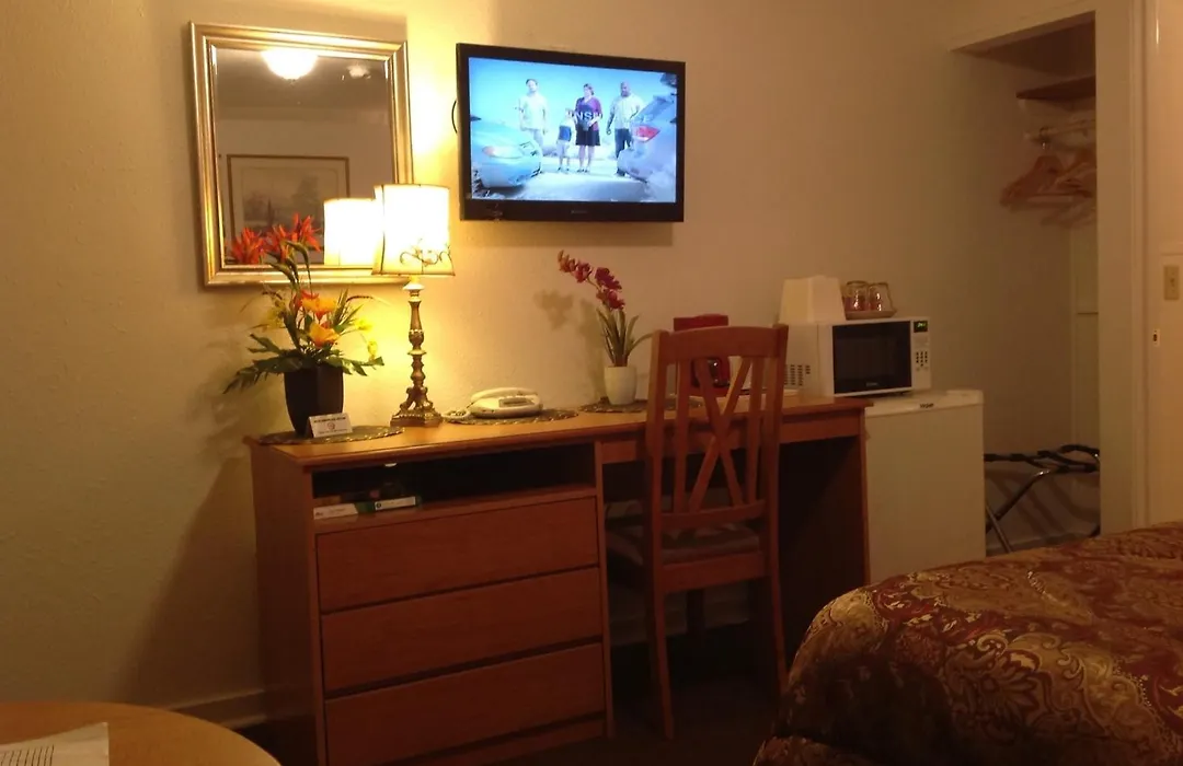 Holiday Motel Bend-1