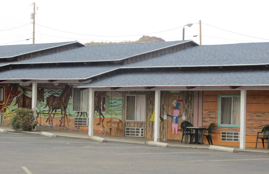 El Trovatore Motel-1