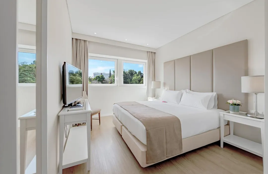 Lisboa Central Park Hotel Suites & Studios-1