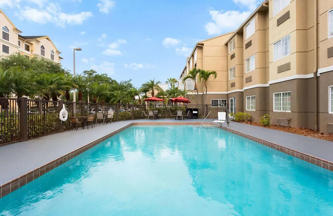 Baymont By Wyndham Orlando-International Dr-Universal Blvd-1