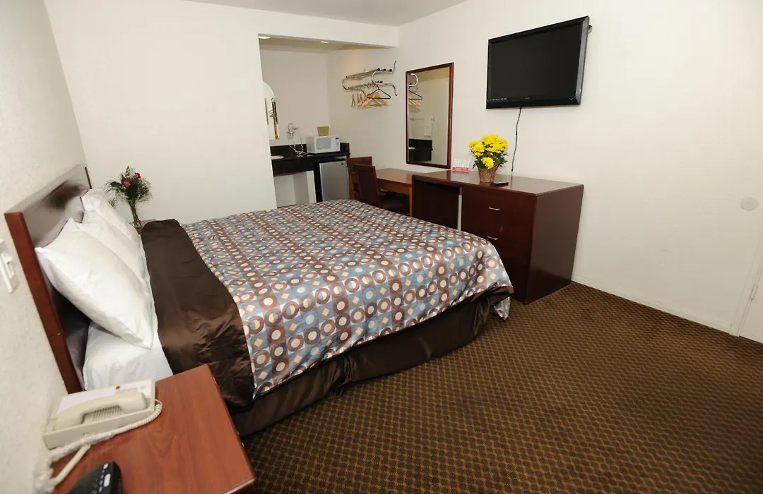 Victoria Motel-1