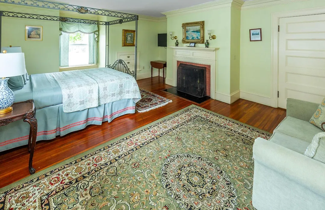 Thornhedge Inn-1